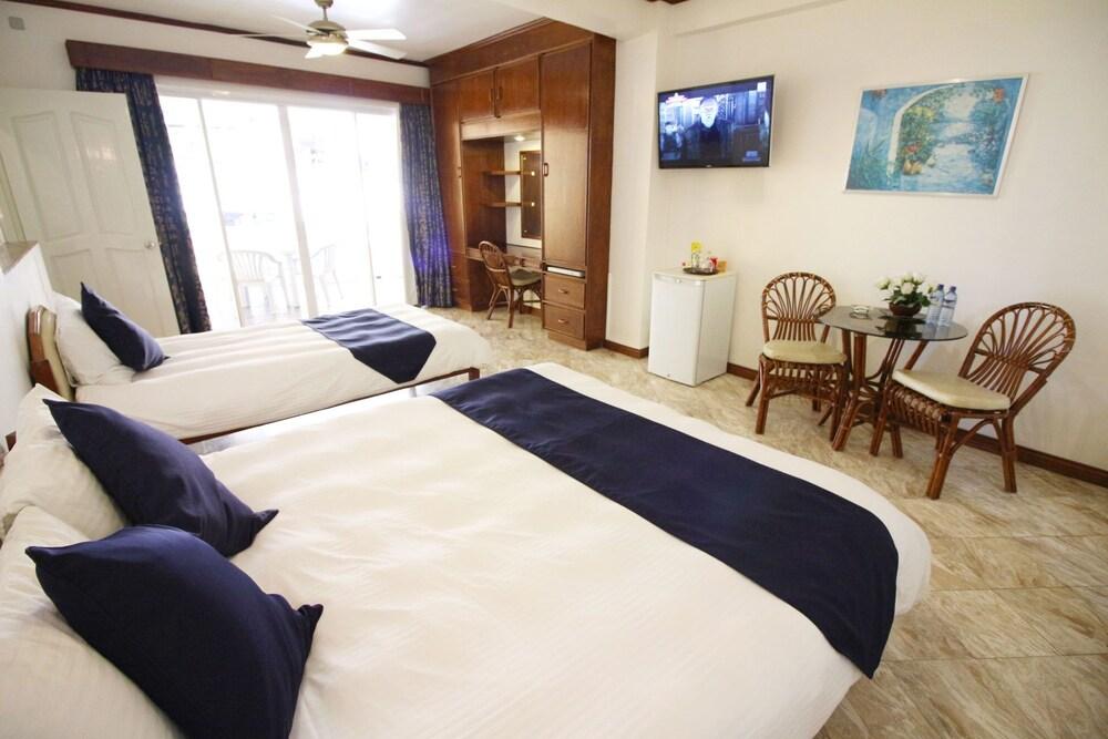 Mermaid Resort Puerto Galera Luaran gambar