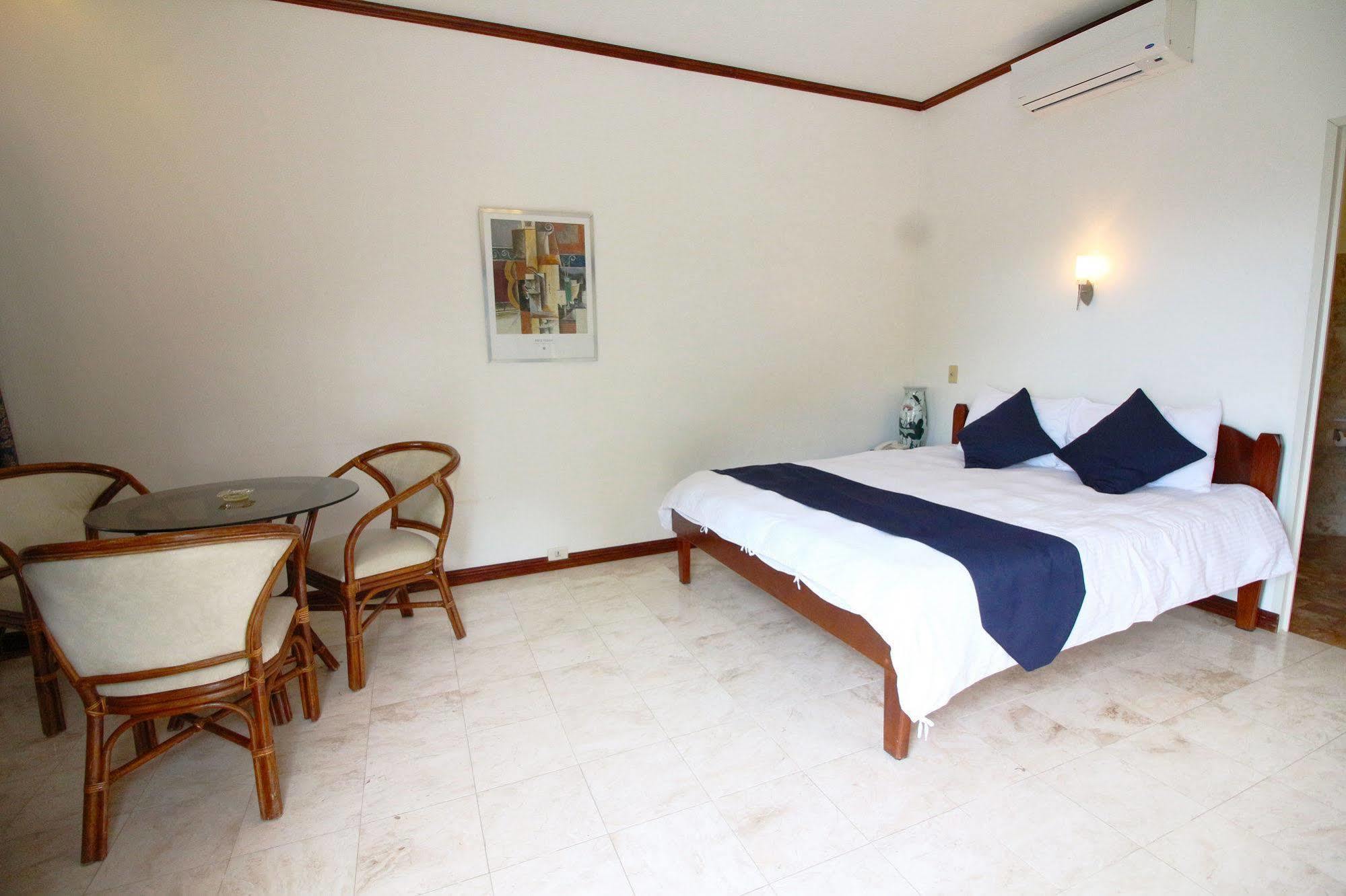 Mermaid Resort Puerto Galera Luaran gambar